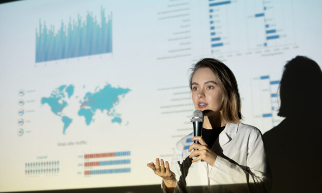 Crece el número de mujeres en bolsa; en México representan solo el 11% de los inversores