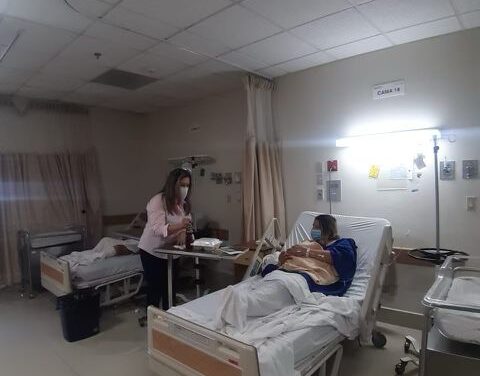 «MUJERES QUE VIVEN» OBSEQUIAN DESAYUNOS A PACIENTES DE UNEME Y HOSPITAL MATERNO INFANTIL.
