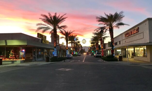 Visitando Indio, California para Compartir Desarrollos Comerciales